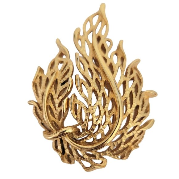 Trifari Crown Over T Gold Tone Modernist Leafy Brooch, Signed M338 - Picture 1 of 4